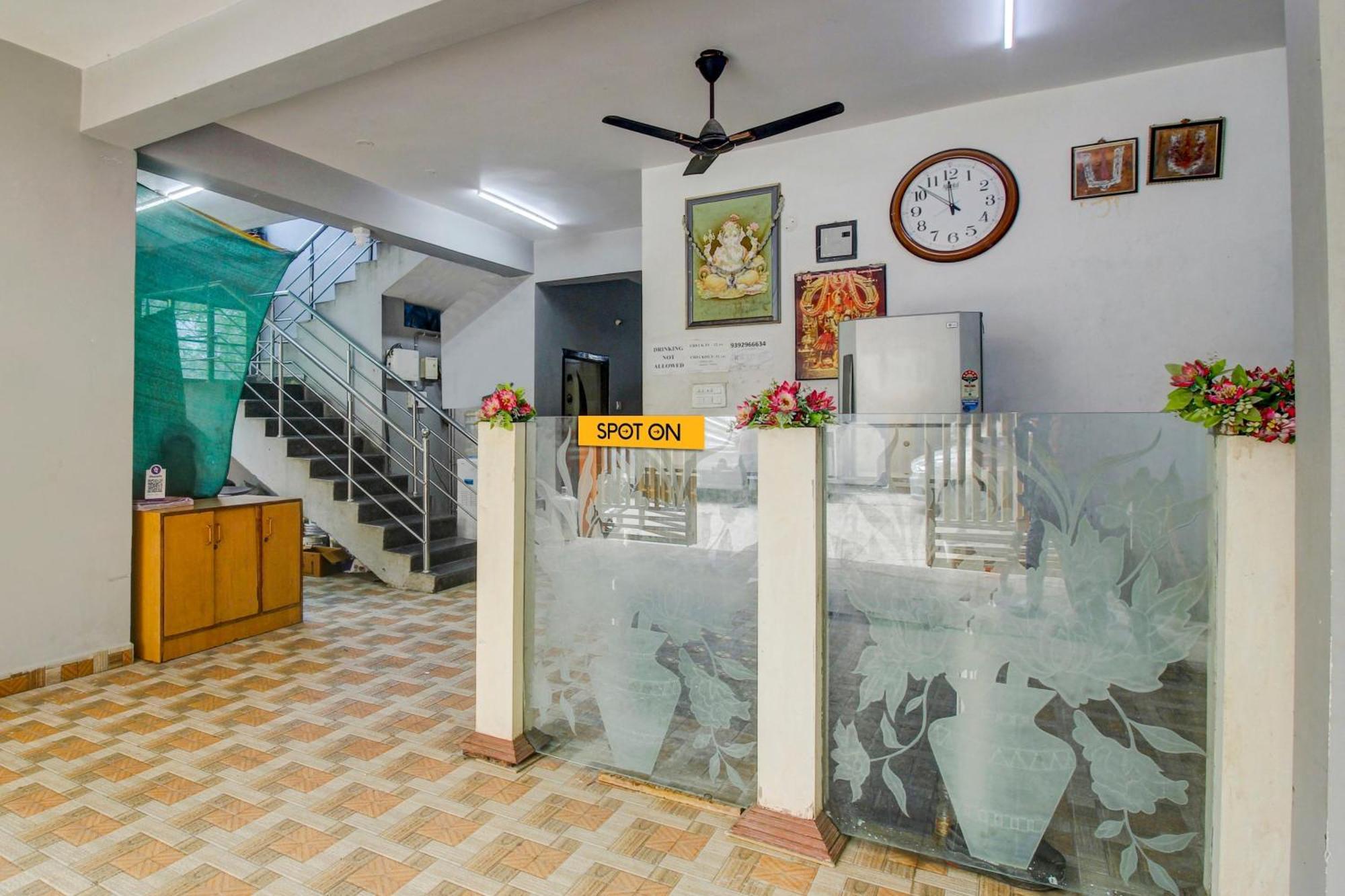 Hotel Spot On Sankalp Residency Hyderabad Esterno foto